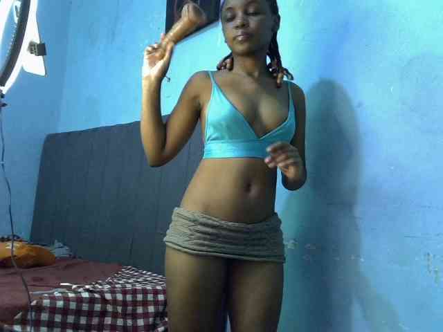 GoldenGoddess1 webcam