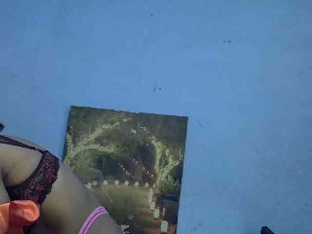 GoldenGoddess1 webcam