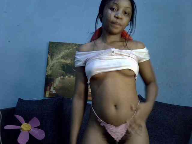 GoldenGoddess1 webcam