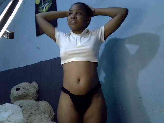 GoldenGoddess1 webcam