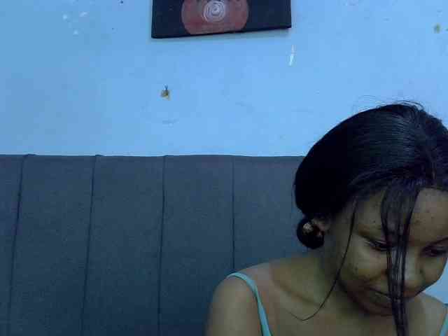 GoldenGoddess1 webcam