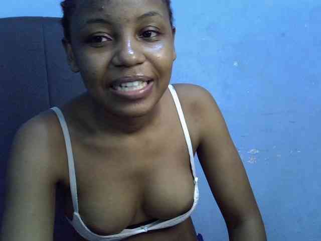 GoldenGoddess1 webcam