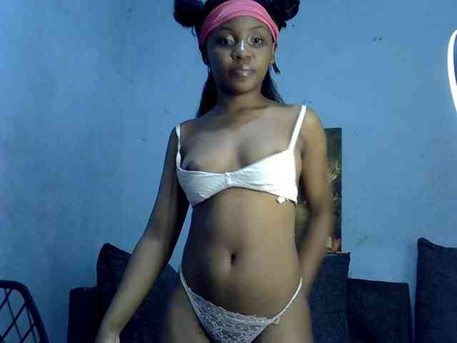 GoldenGoddess1 webcam