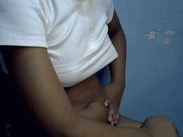 GoldenGoddess1 webcam