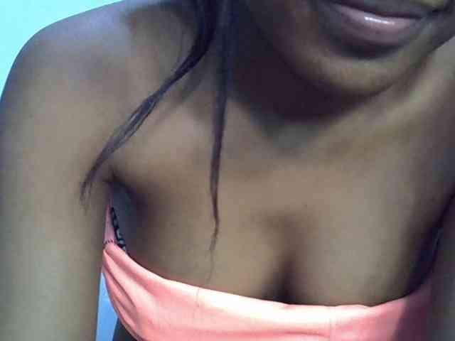 GoldenGoddess1 webcam