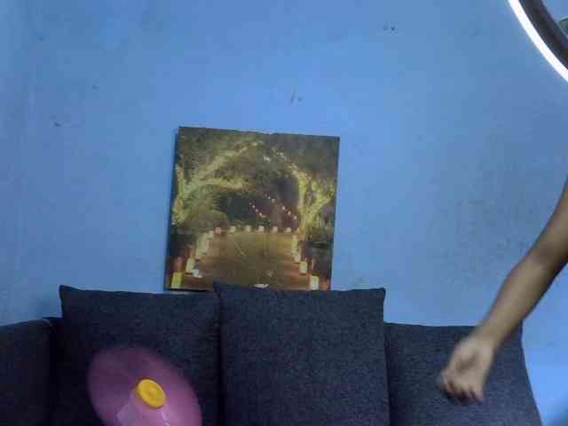 GoldenGoddess1 webcam