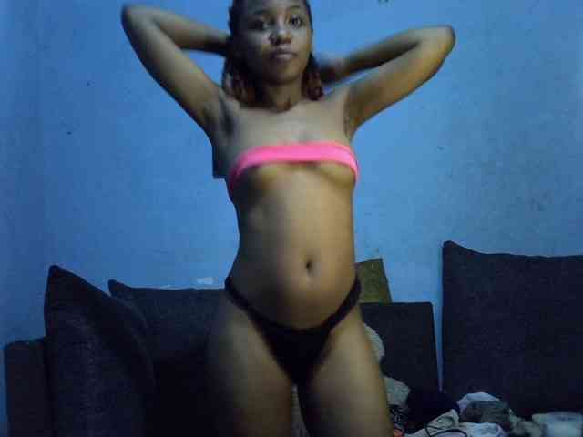 GoldenGoddess1 webcam