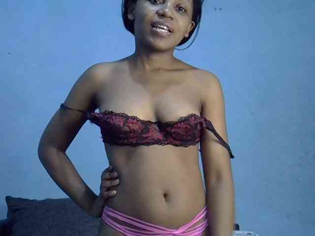 GoldenGoddess1 webcam