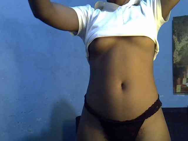 GoldenGoddess1 webcam