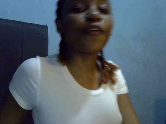 GoldenGoddess1 webcam