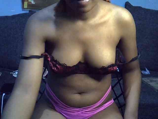 GoldenGoddess1 webcam