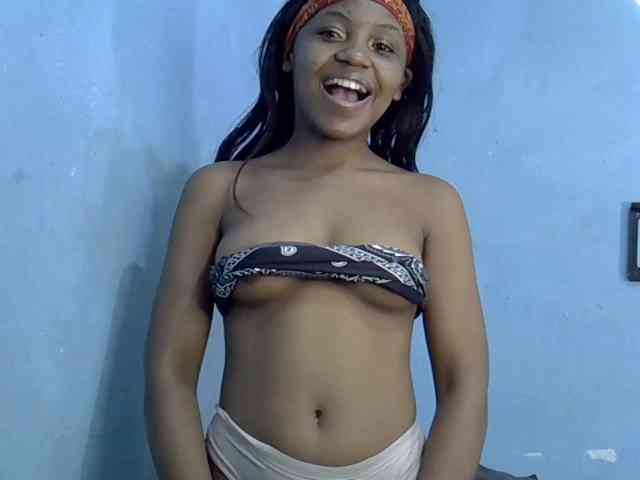 GoldenGoddess1 webcam