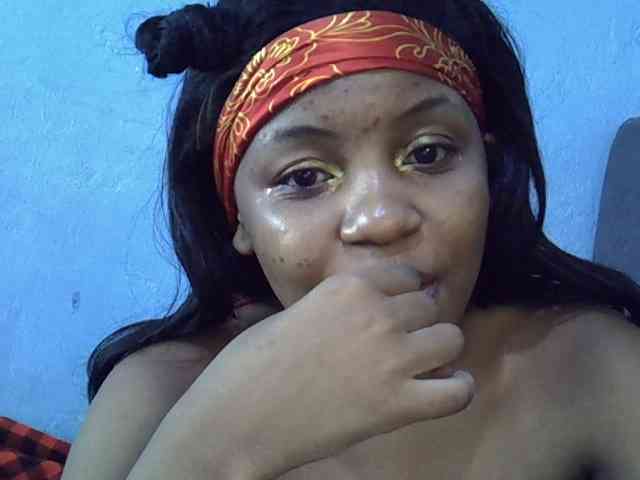 GoldenGoddess1 webcam