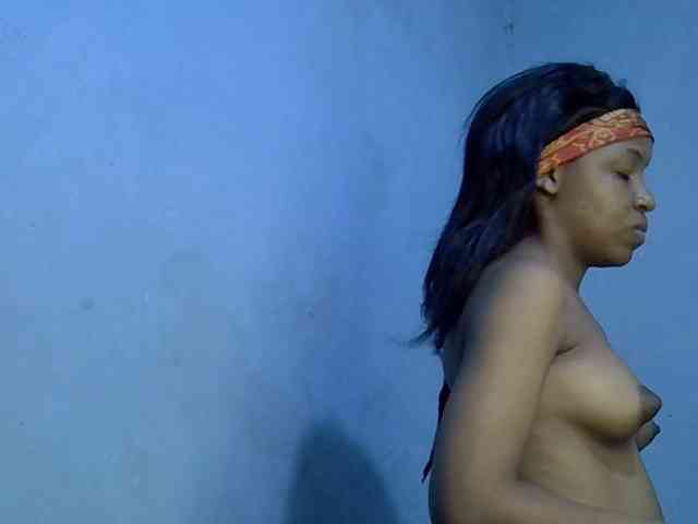 GoldenGoddess1 webcam