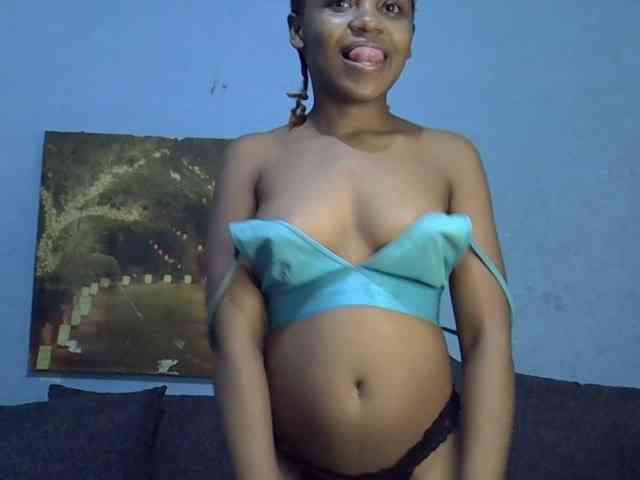 GoldenGoddess1 webcam