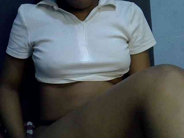 GoldenGoddess1 webcam