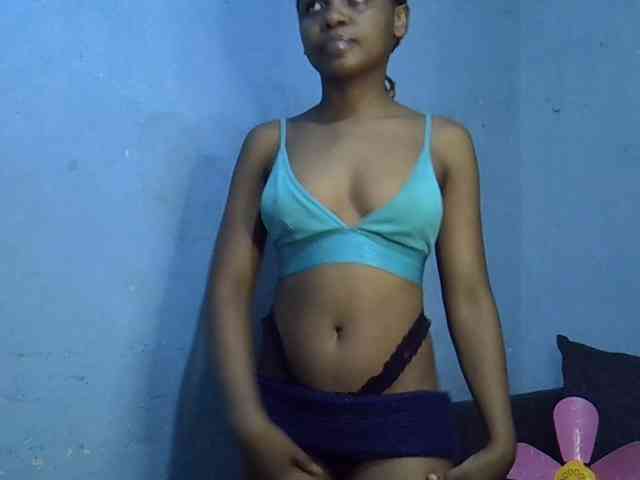 GoldenGoddess1 webcam