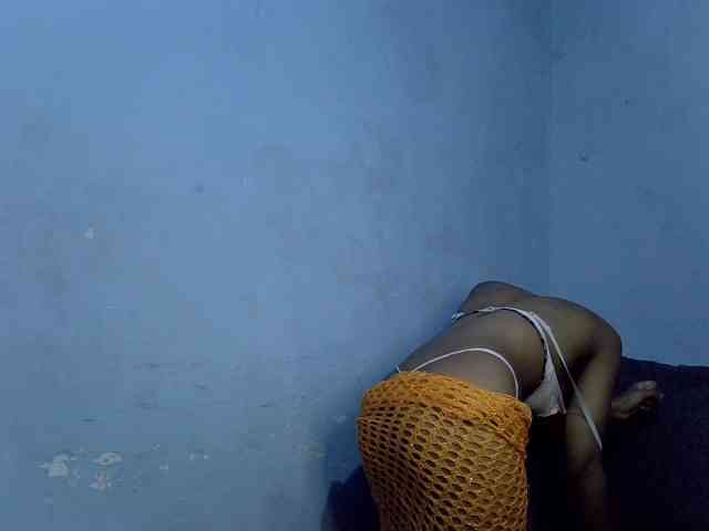 GoldenGoddess1 webcam