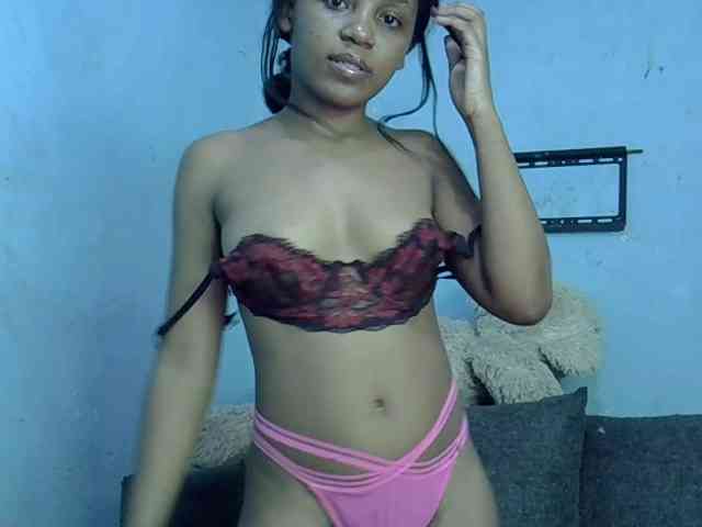 GoldenGoddess1 webcam