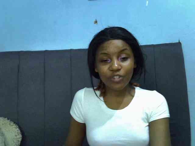 GoldenGoddess1 webcam