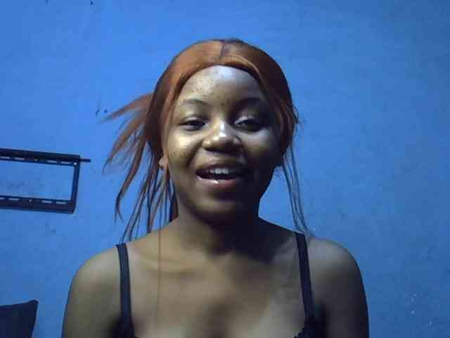 GoldenGoddess1 webcam