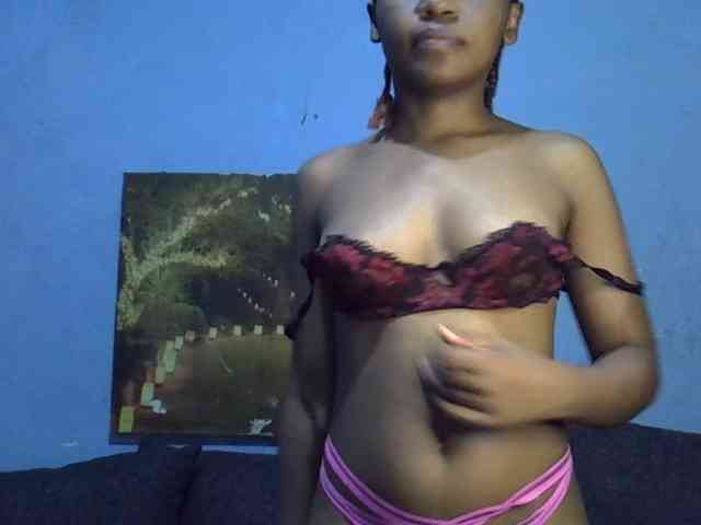 GoldenGoddess1 webcam