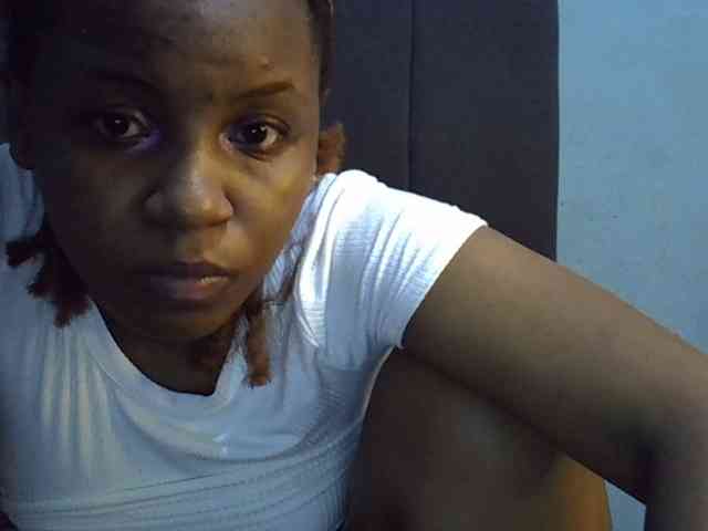 GoldenGoddess1 webcam