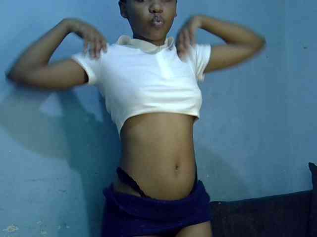 GoldenGoddess1 webcam