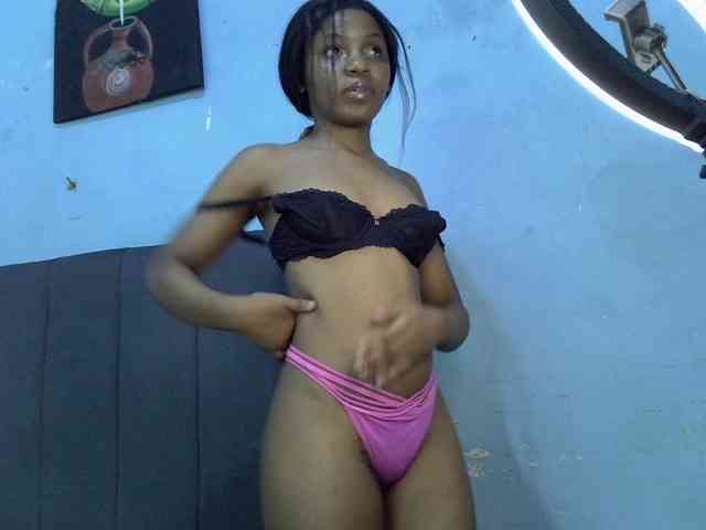 GoldenGoddess1 webcam