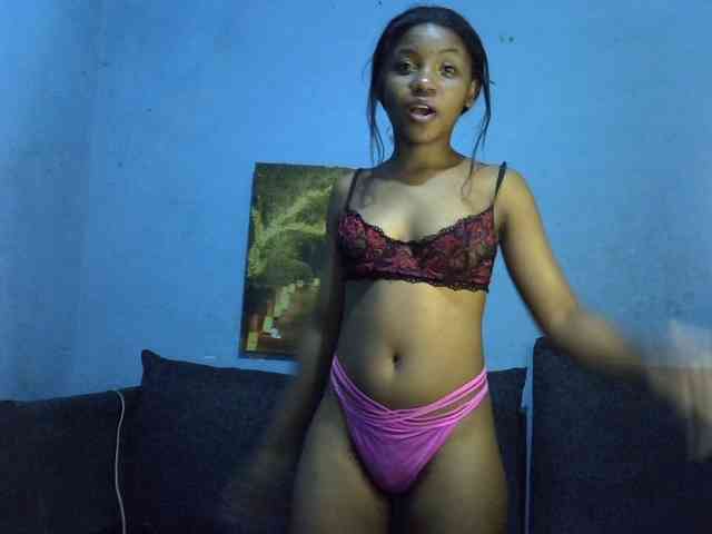 GoldenGoddess1 webcam