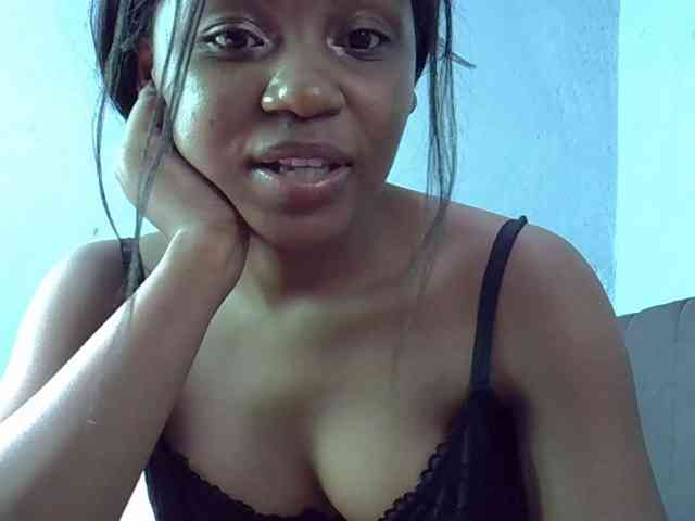 GoldenGoddess1 webcam