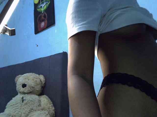 GoldenGoddess1 webcam