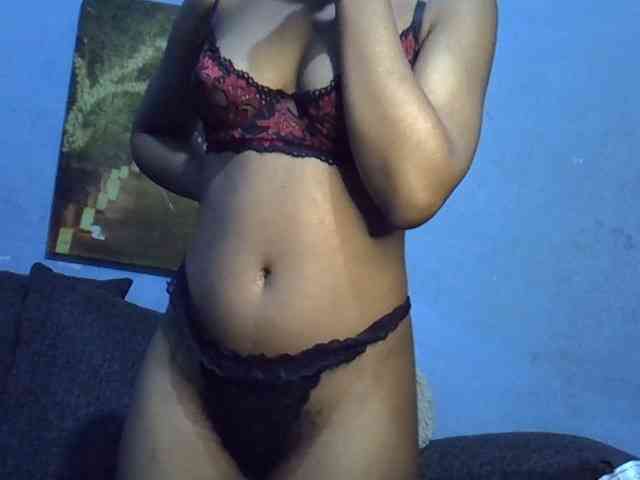 GoldenGoddess1 webcam