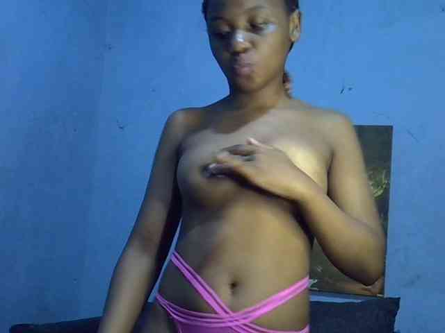 GoldenGoddess1 webcam