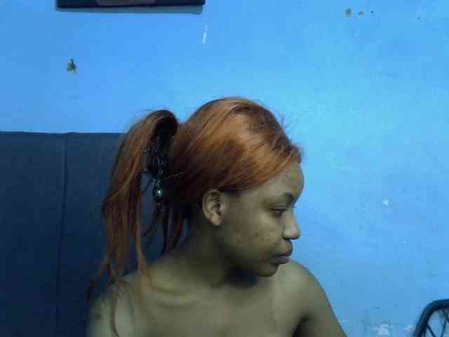 GoldenGoddess1 webcam