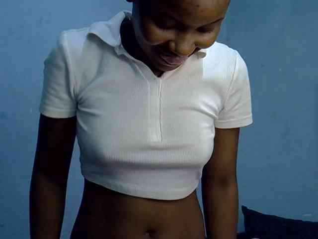 GoldenGoddess1 webcam