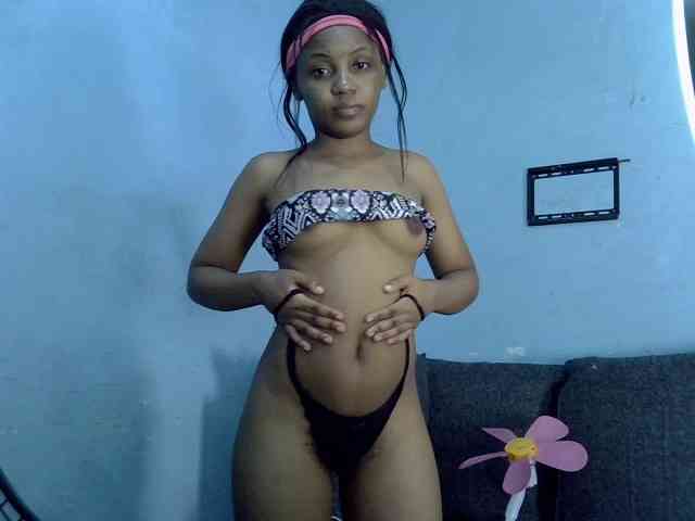 GoldenGoddess1 webcam