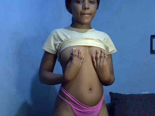 GoldenGoddess1 webcam