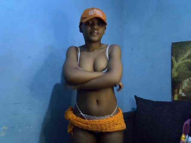 GoldenGoddess1 webcam