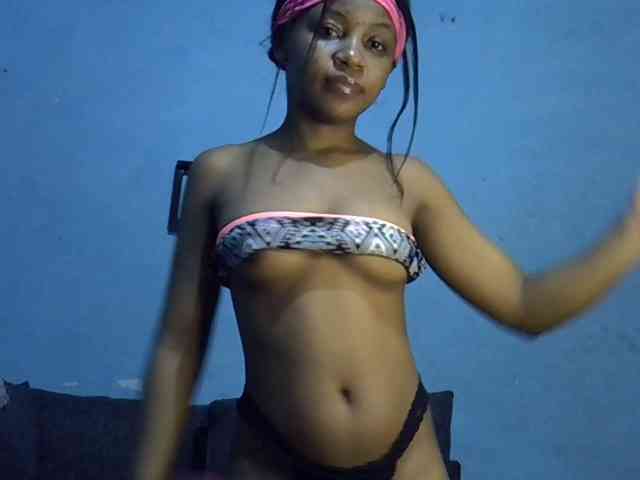 GoldenGoddess1 webcam