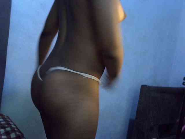 GoldenGoddess1 webcam