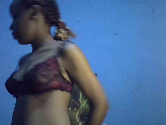 GoldenGoddess1 webcam