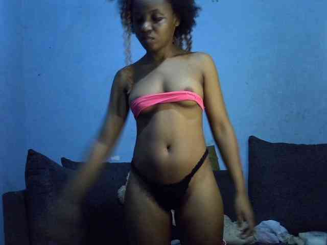 GoldenGoddess1 webcam