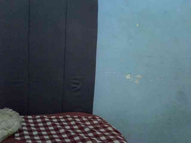 GoldenGoddess1 webcam