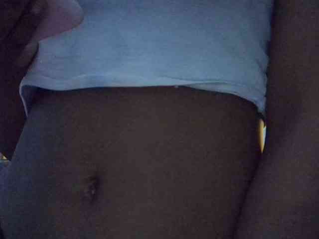 GoldenGoddess1 webcam