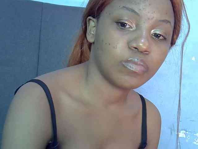 GoldenGoddess1 webcam