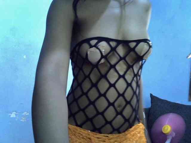 GoldenGoddess1 webcam