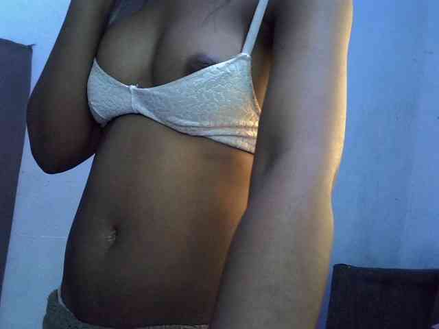 GoldenGoddess1 webcam