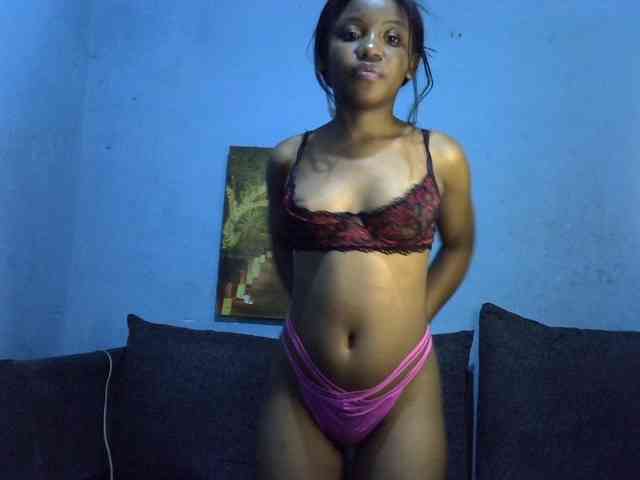 GoldenGoddess1 webcam