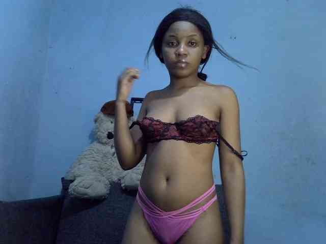 GoldenGoddess1 webcam